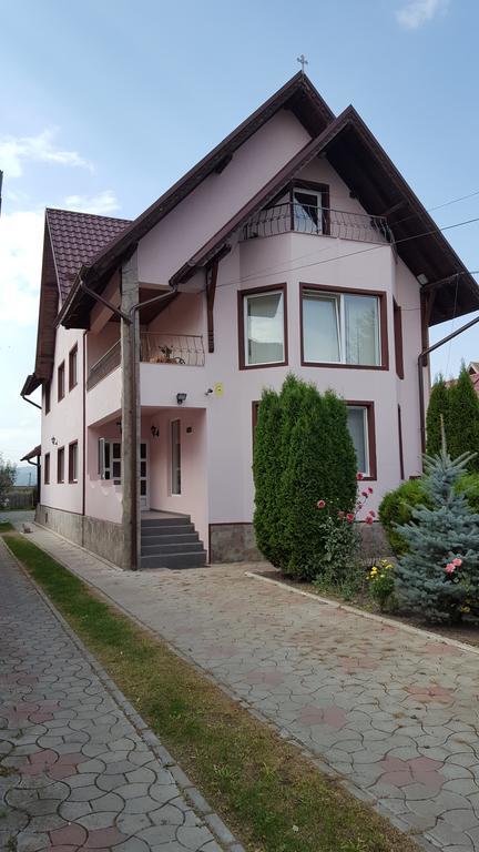 Casa Maria Roses Hotel Risnov Exterior photo